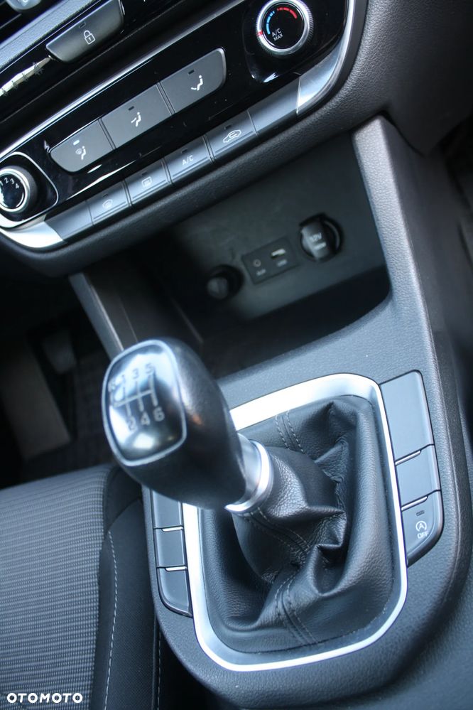 Hyundai i30 1.6 CRDi Premium - 24