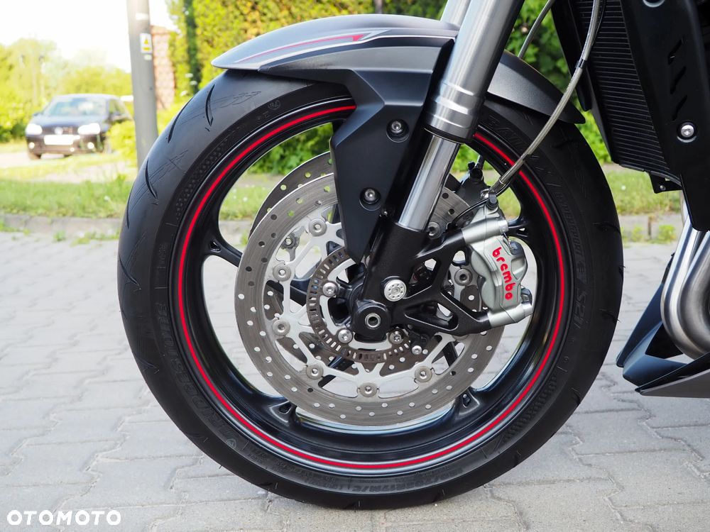 Triumph Street Triple - 17