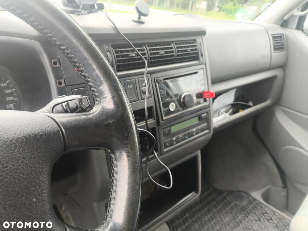 Volkswagen Multivan - 10