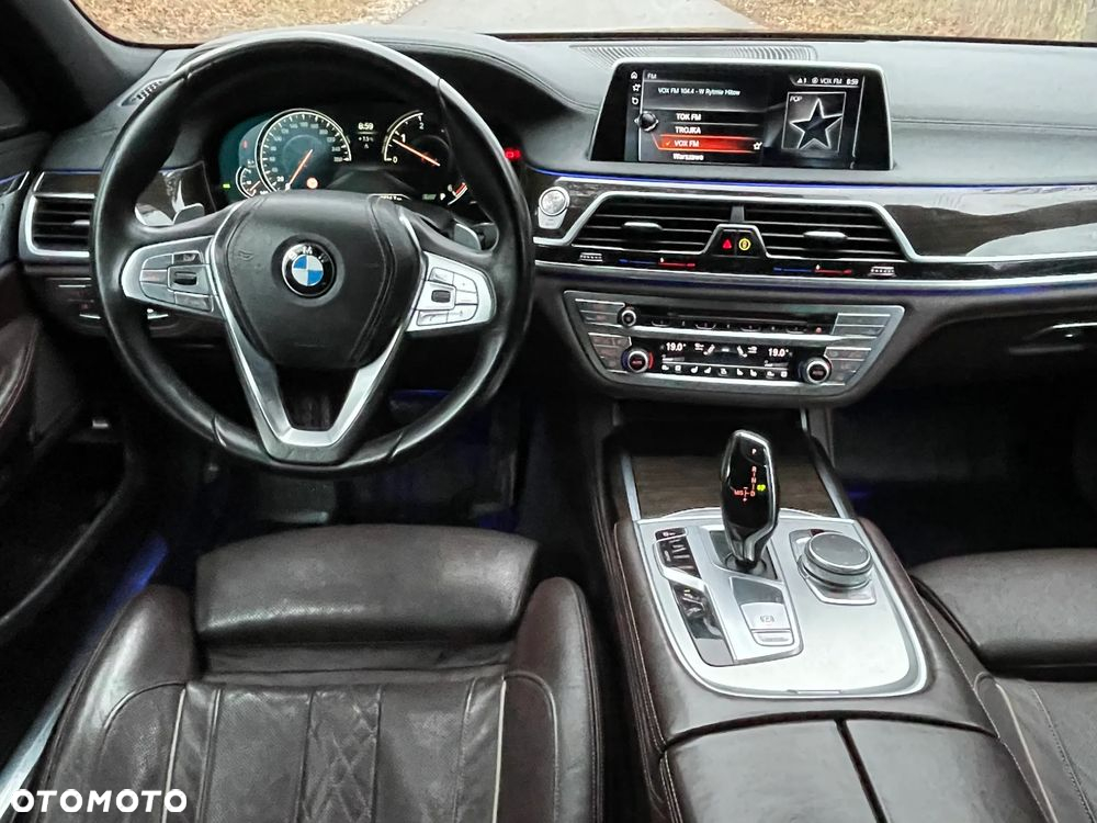 BMW Seria 7 740d xDrive - 10