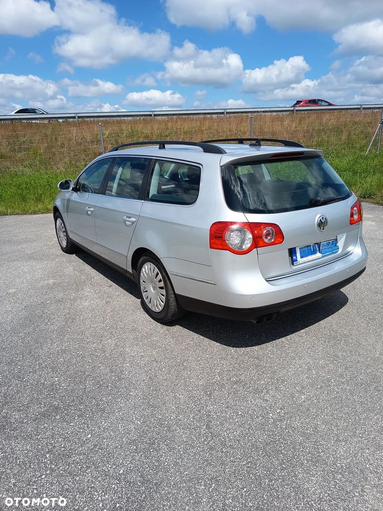 Volkswagen Passat - 2