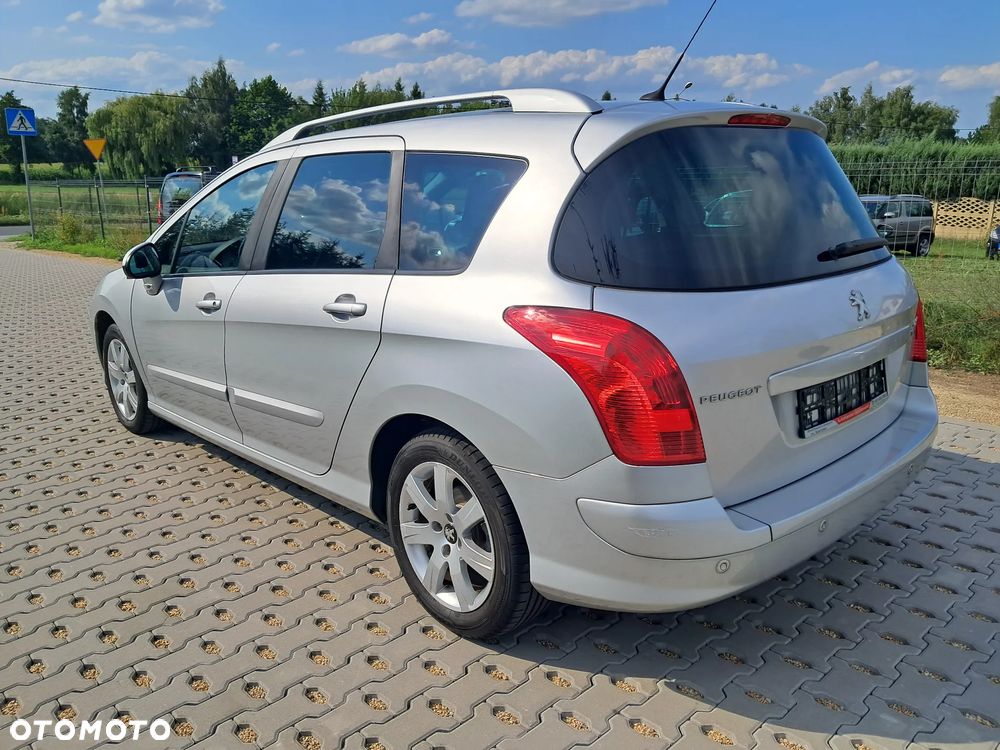Peugeot 308 e-HDi FAP 115 Stop&Start Business Line Niveau 1 - 5