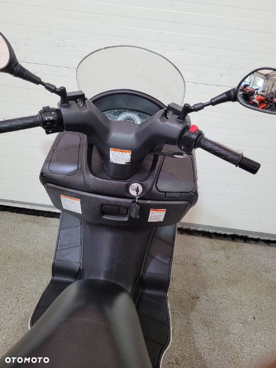 Suzuki Burgman - 33