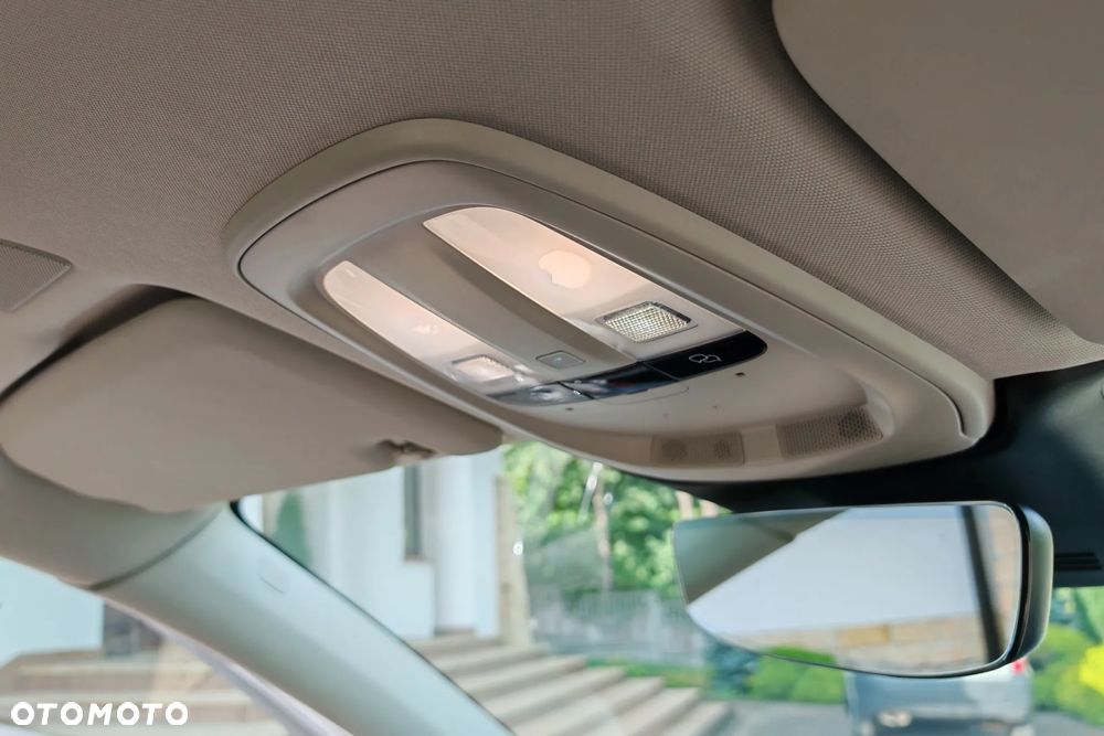 Volvo XC 60 B4 D AWD Plus Dark - 25