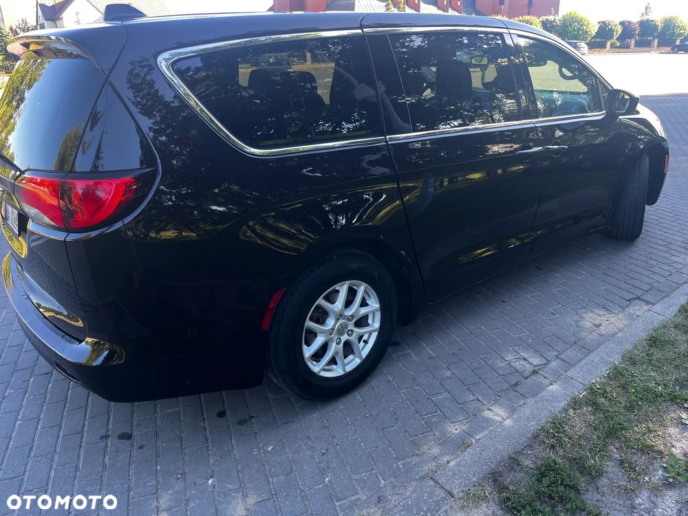 Chrysler Pacifica - 5