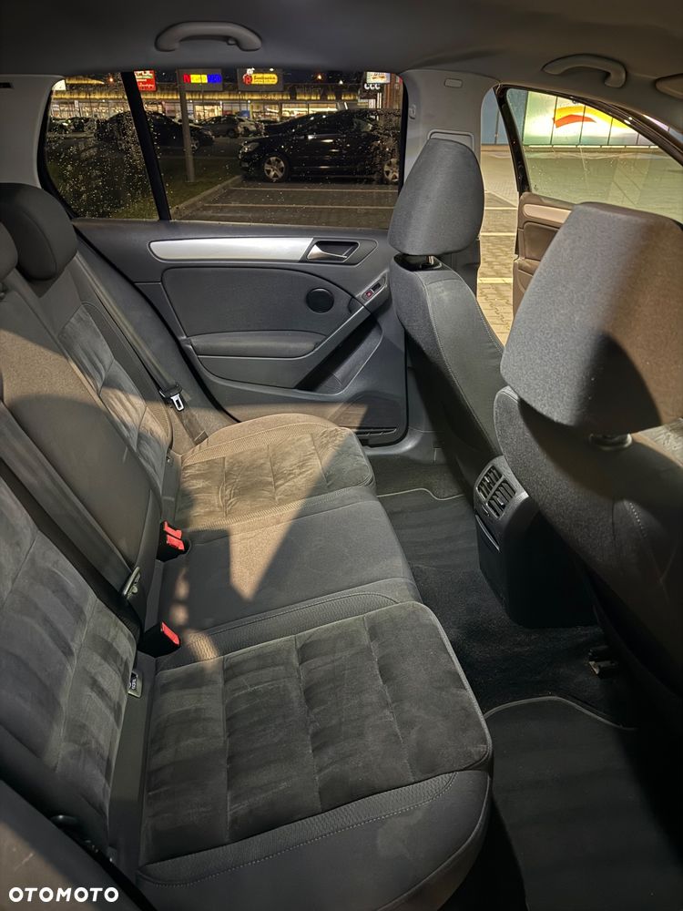 Volkswagen Golf - 8