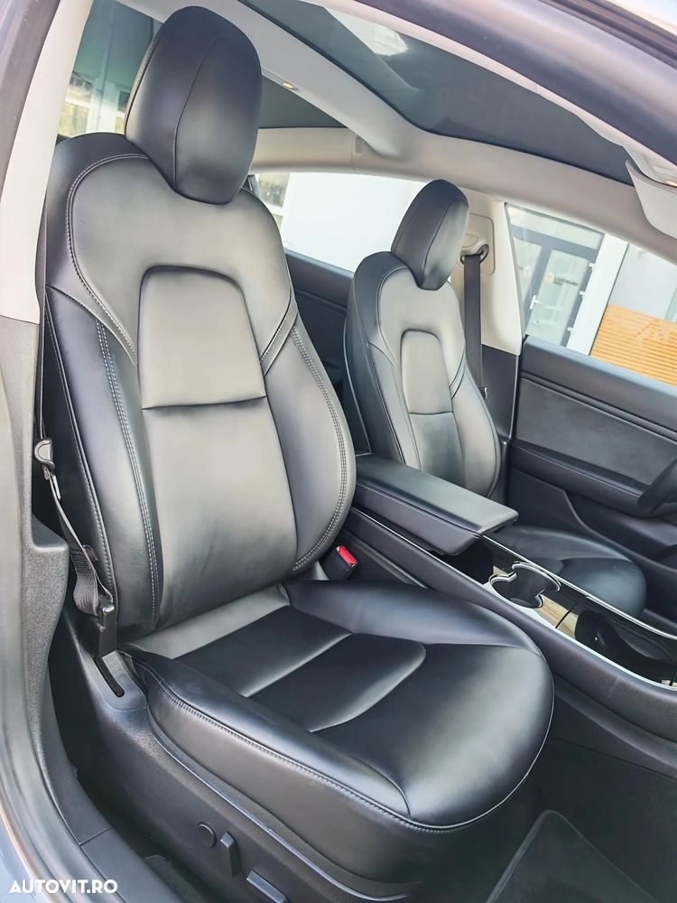 Tesla Model 3 - 10