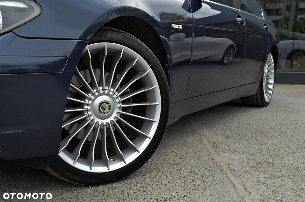 BMW Seria 7 745i - 8