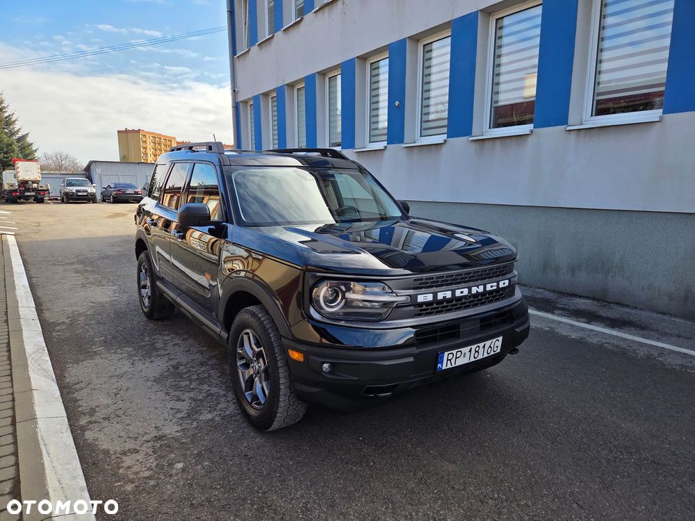 Ford Bronco - 1