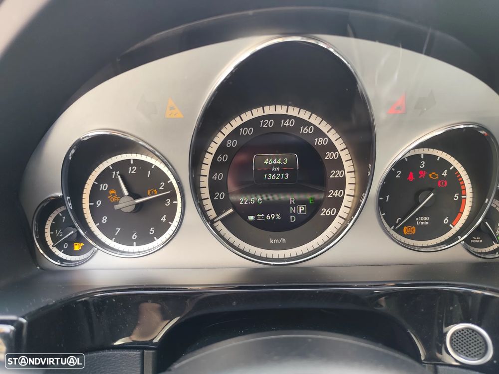 Mercedes-Benz E 300 BLUETEC Hybrid Avantgarde - 19