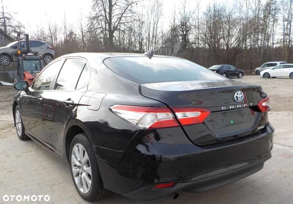 Toyota Camry - 6