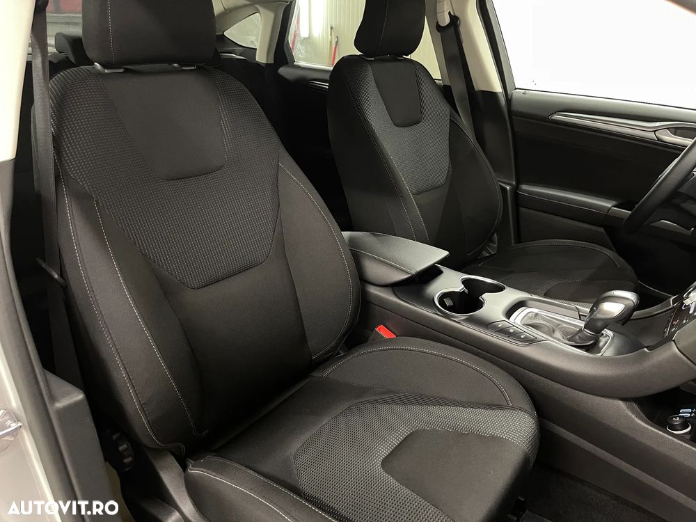 Ford Mondeo 2.0 HEV Titanium - 10