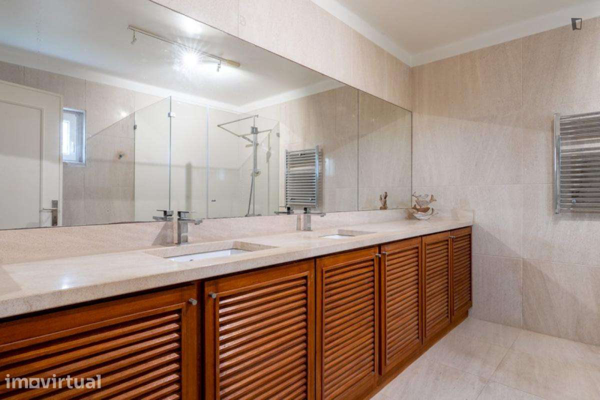 Quarto - localizado em Oeiras Lisbon - Grande imagem: 2/31