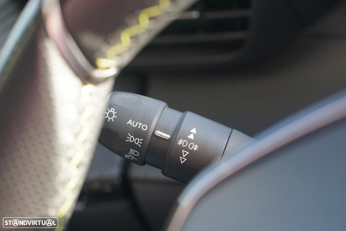 Peugeot e-2008 50 kWh GT - 31