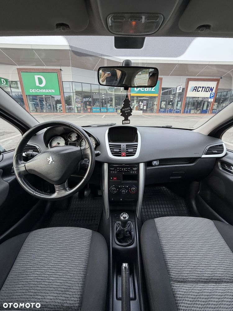 Peugeot 207 2010 photo 4