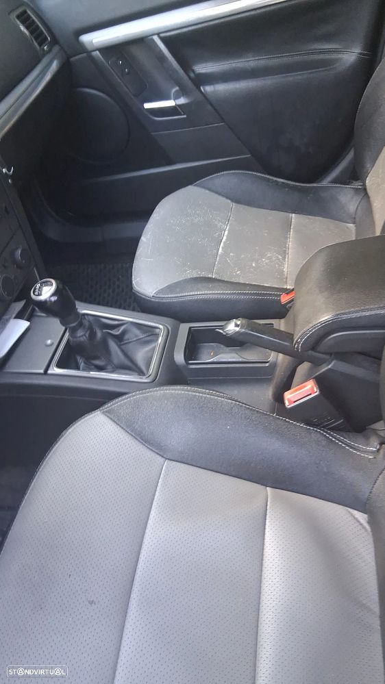 Opel Vectra Caravan 1.9 CDTi Executive - 3