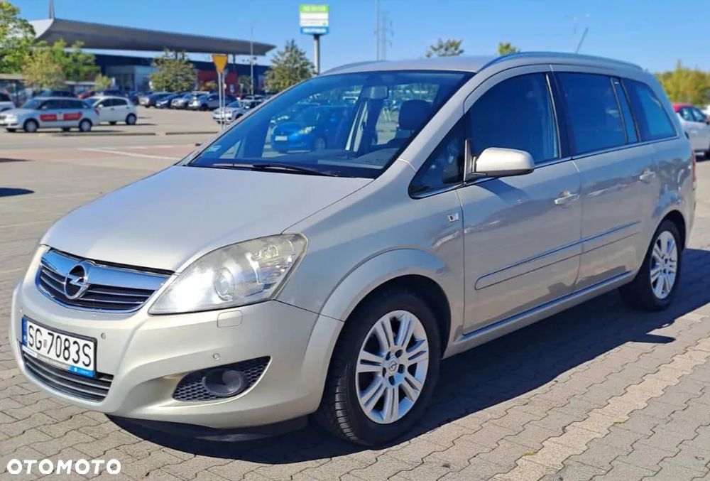 Opel Zafira 1.8 Cosmo - 1
