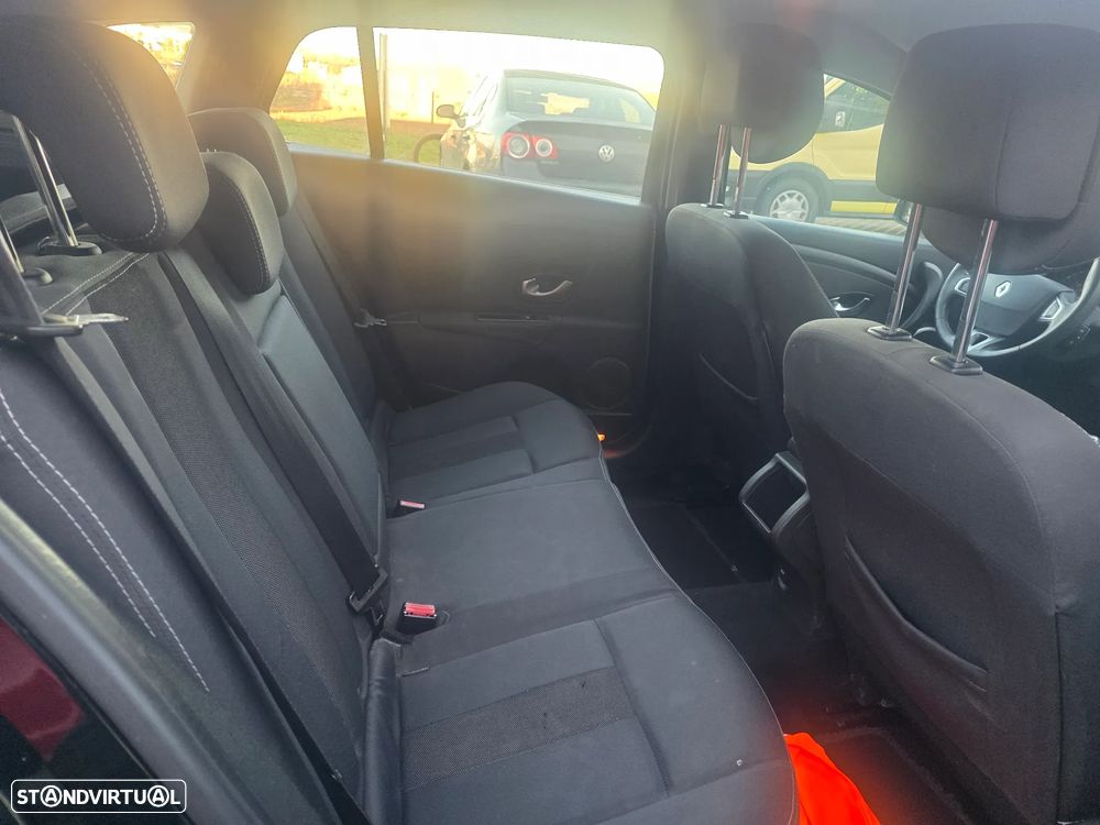 Renault Mégane Sport Tourer 1.5 dCi Luxe SS - 12