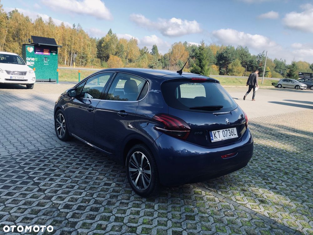 Peugeot 208 2017 photo 3