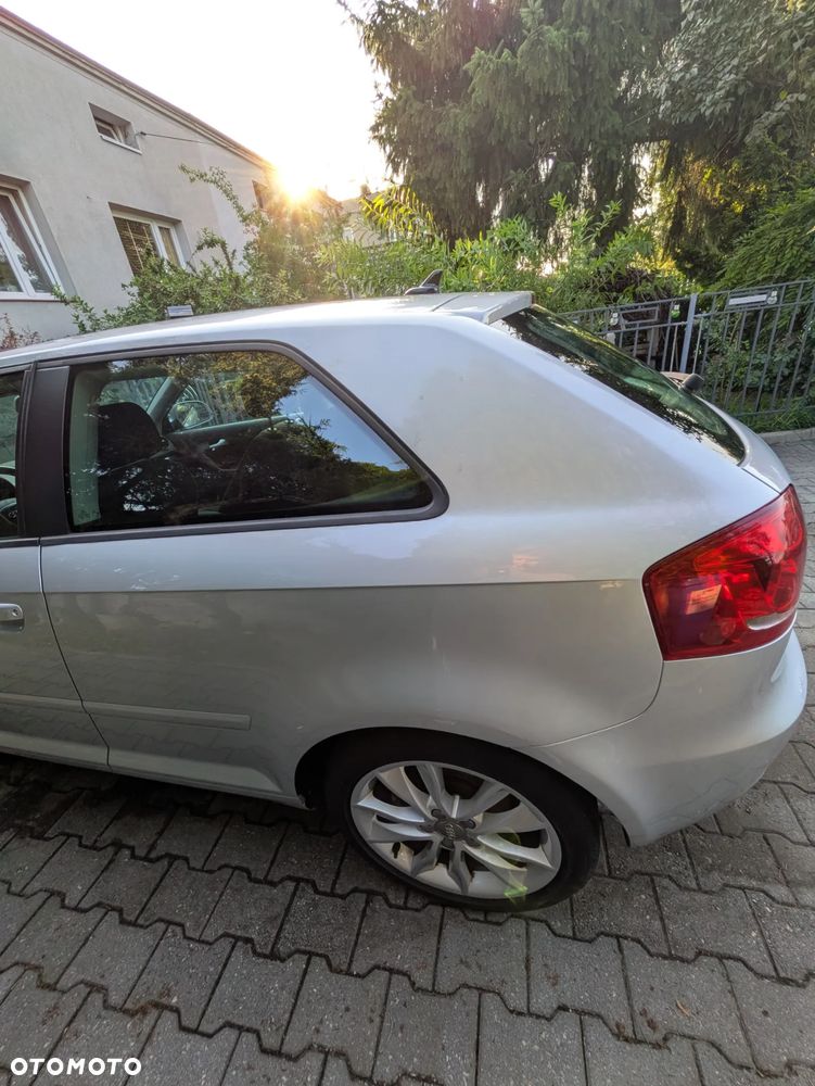 Audi A3 3-drzwiowe 1.6 Ambition - 7