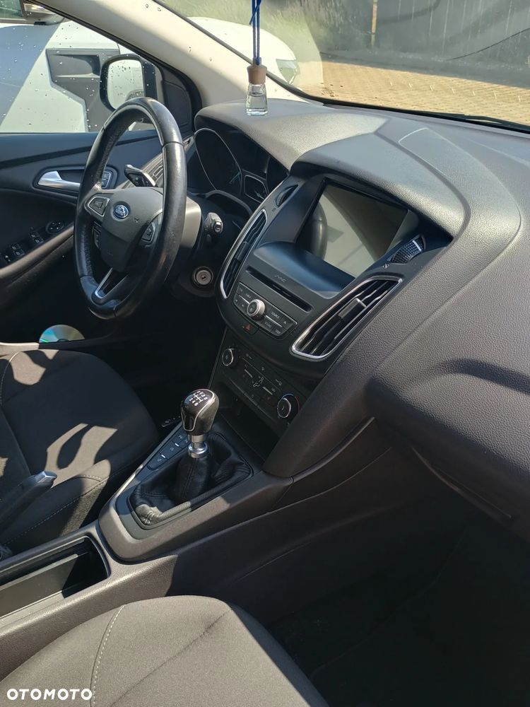 Ford Focus 1.0 EcoBoost Titanium - 8