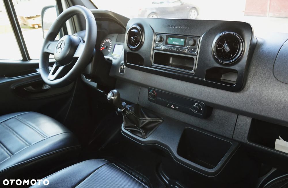Mercedes-Benz SPRINTER - 31
