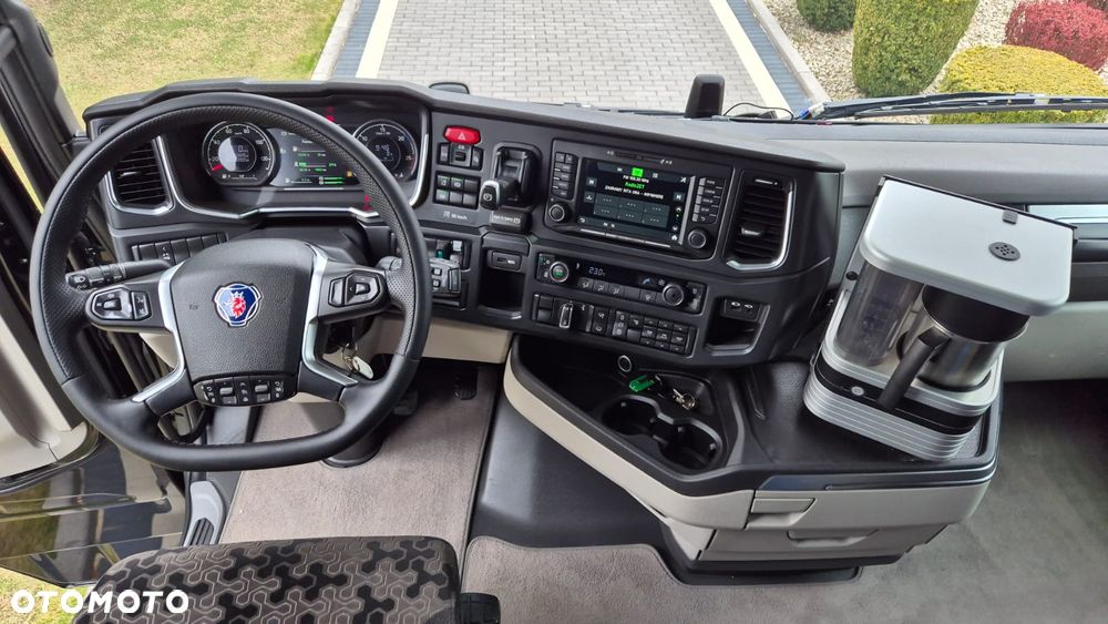 Scania ///S450///2021///RETARDER/// FULL LED///ALUMINIOWE FELGI/// ZABUDOWY MIĘDZYOSIOWE/// ORUROWANIE///DUŻE ZBIORNIKI/// WYŚWIETLACZ OBCIĄŻENIA/// NAWIGACJA///STAN BARDZO DOBRY - 28