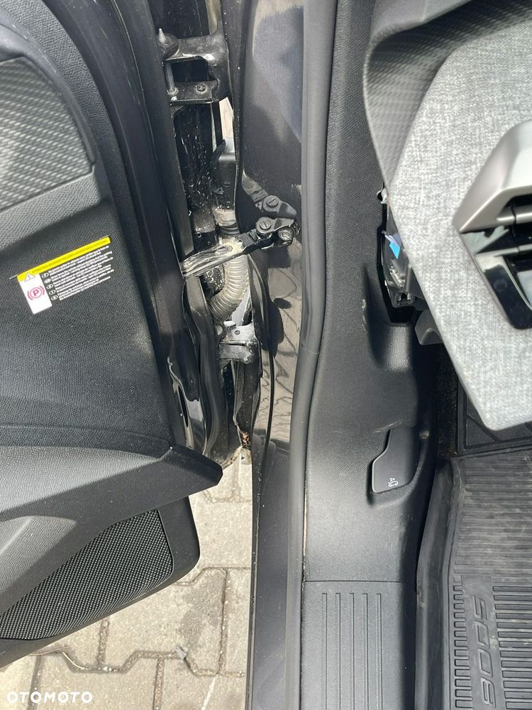 Peugeot 5008 1.2 PureTech mHEV Allure Pack S&S e-DCS6 - 8