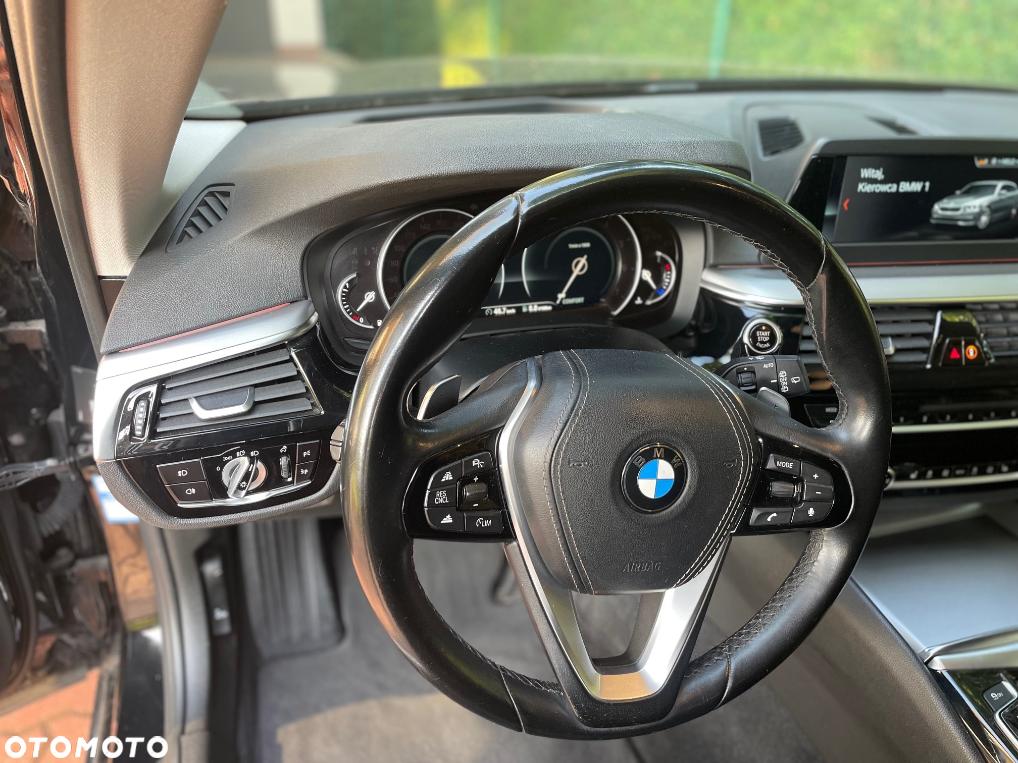 BMW Seria 5 520i Luxury Line - 11