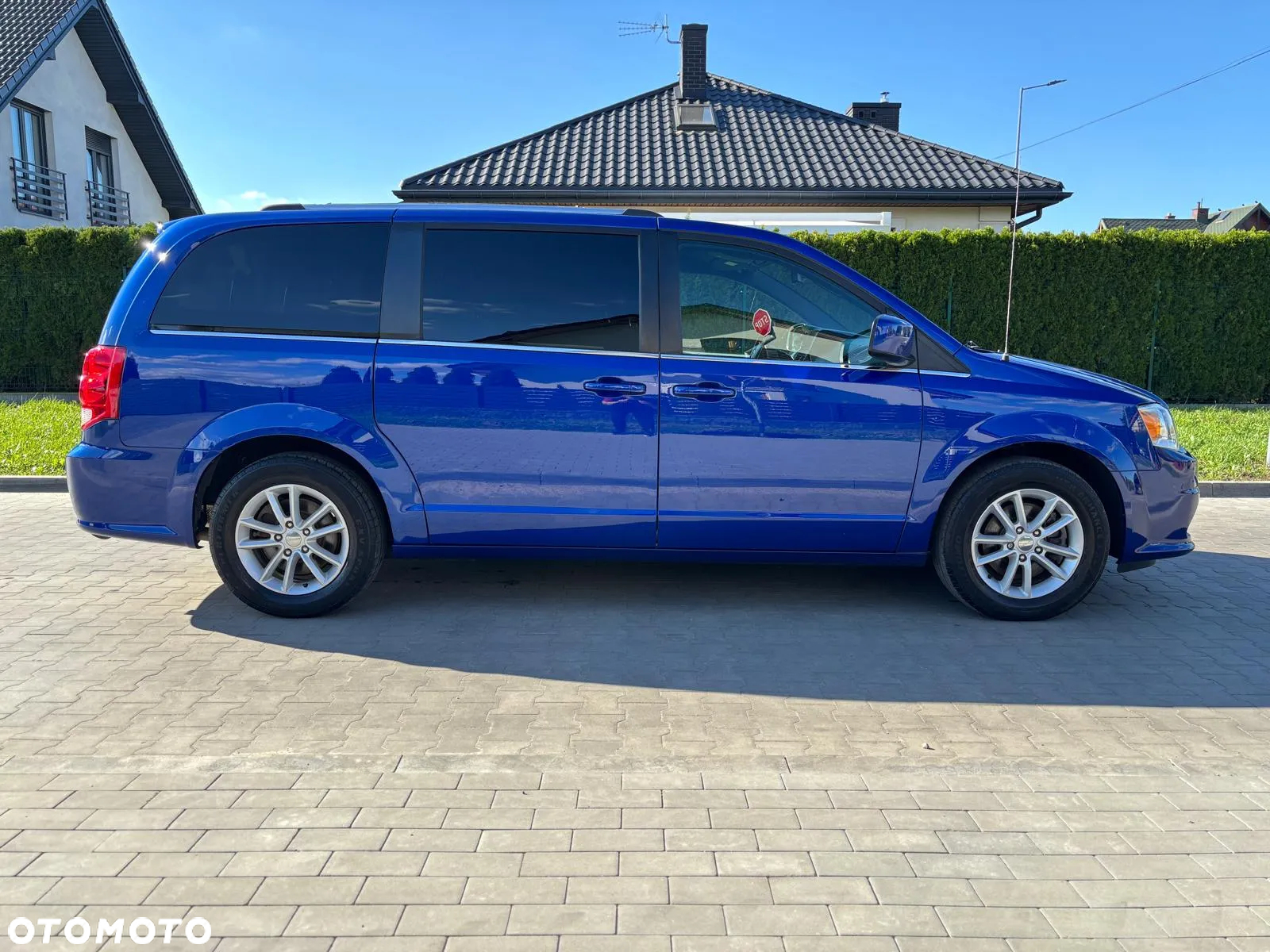 Dodge Grand Caravan - 8
