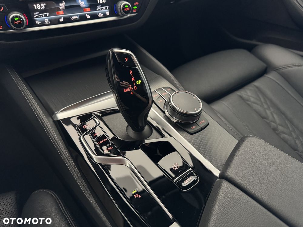 BMW Seria 5 520d xDrive mHEV M Sport sport - 31