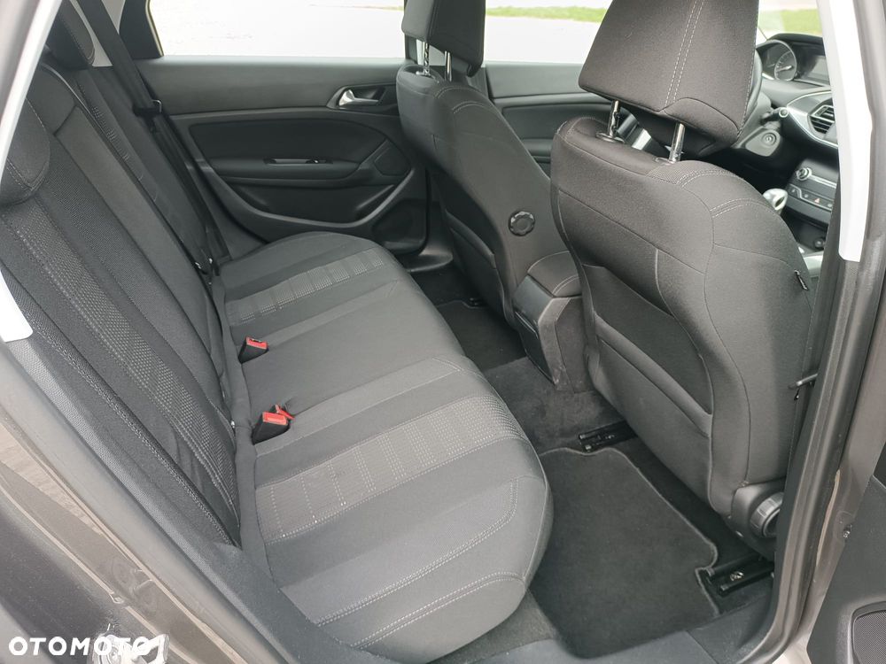 Peugeot 308 BlueHDi FAP 120 Stop & Start Allure - 23