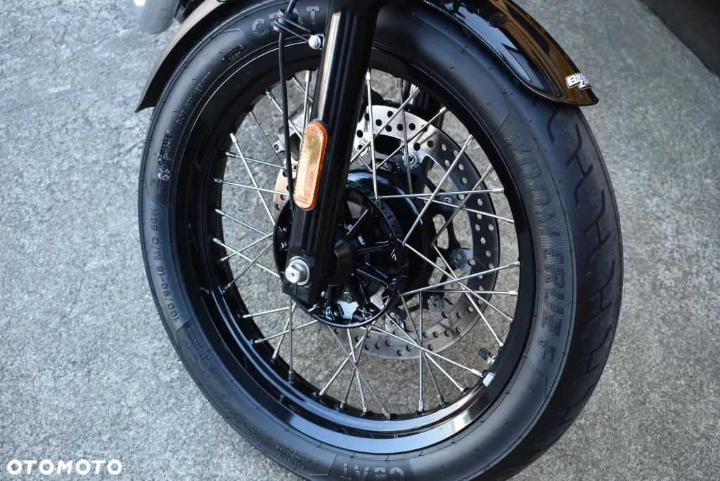 Royal Enfield Interceptor - 25