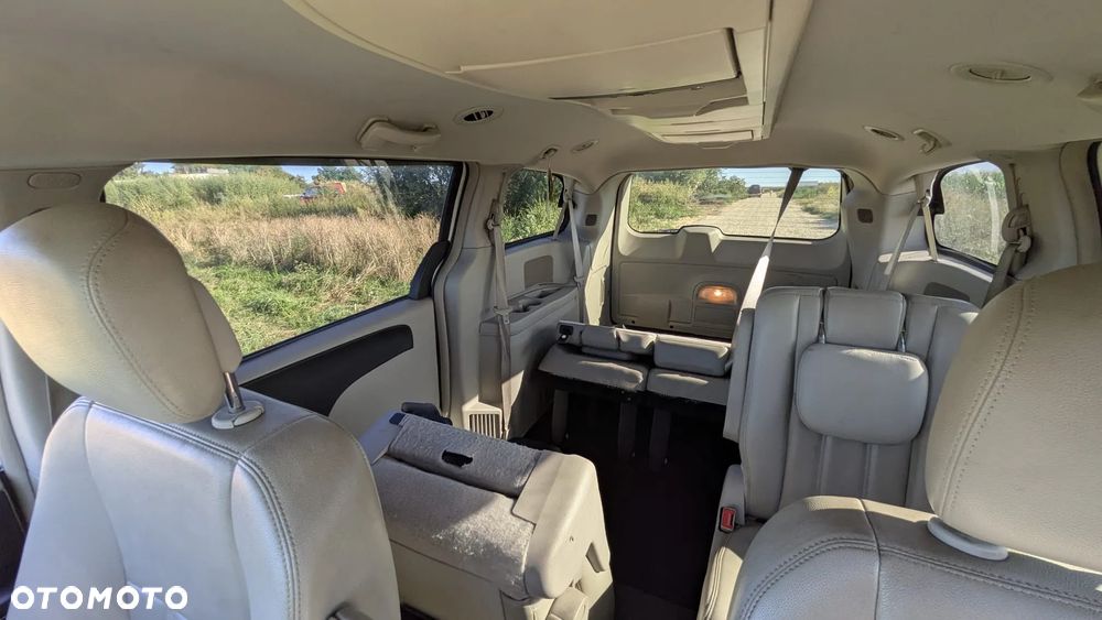 Chrysler Town & Country 3.6 Touring - 28