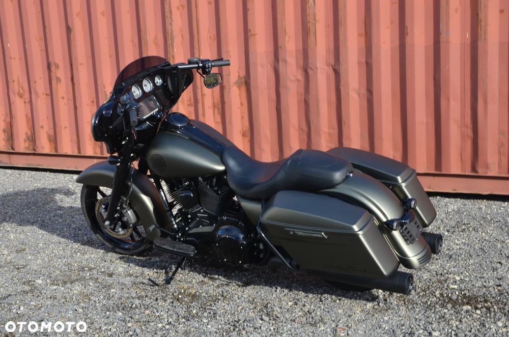 Harley-Davidson Touring Street Glide - 28