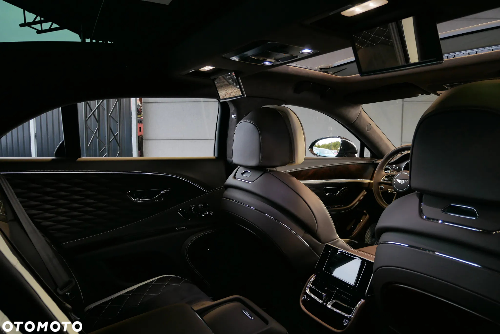 Bentley Flying Spur - 32