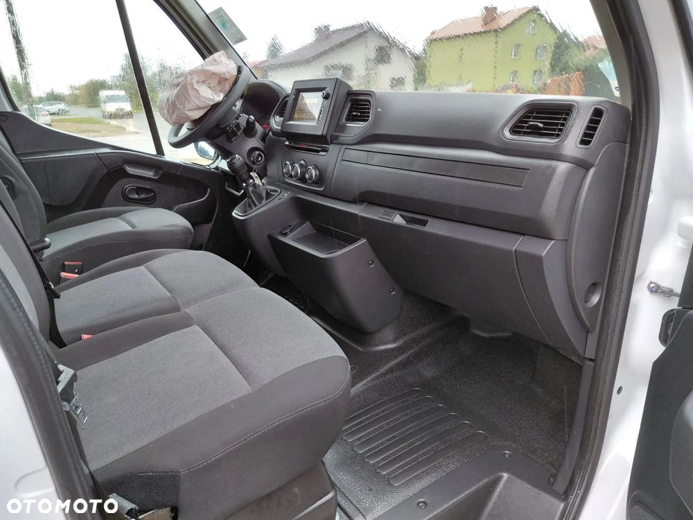 Nissan Interstar - 13