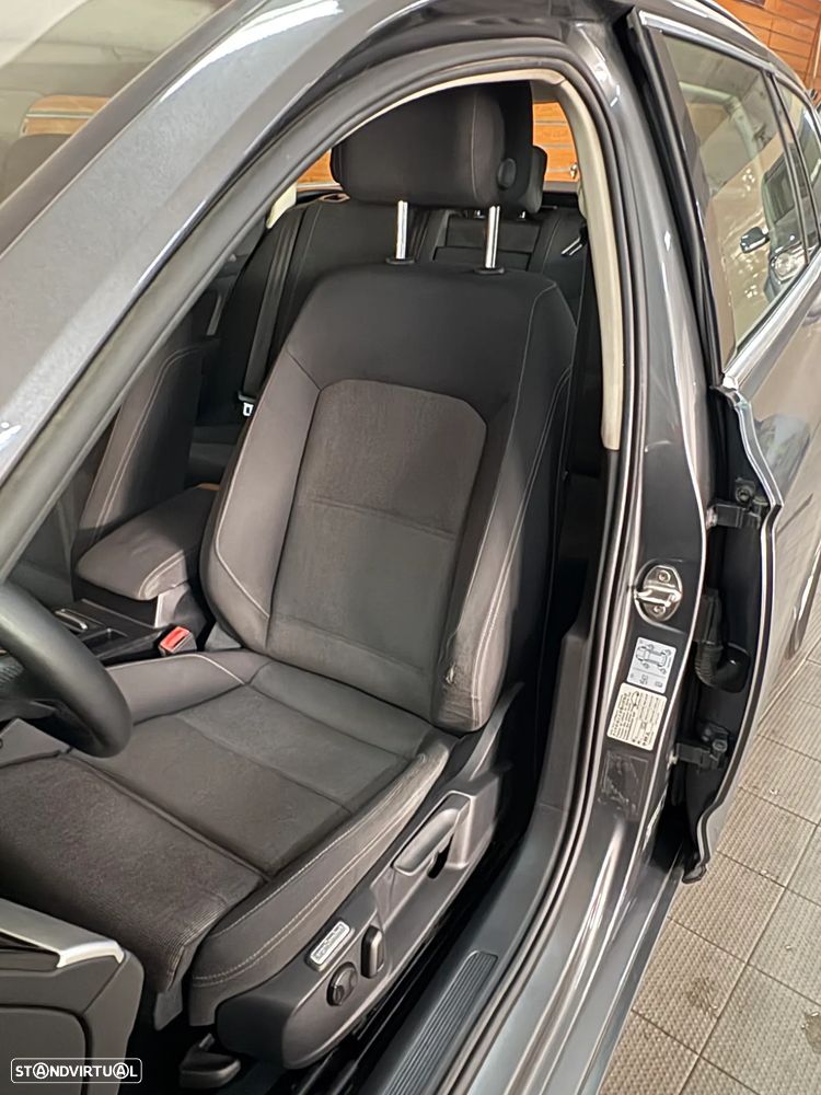 VW Passat 2.0 TDI Confortline DSG - 11