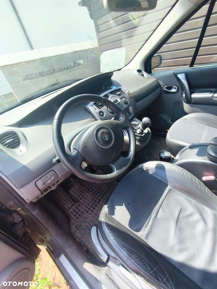 Renault Scenic 2.0 dCi Expression - 16