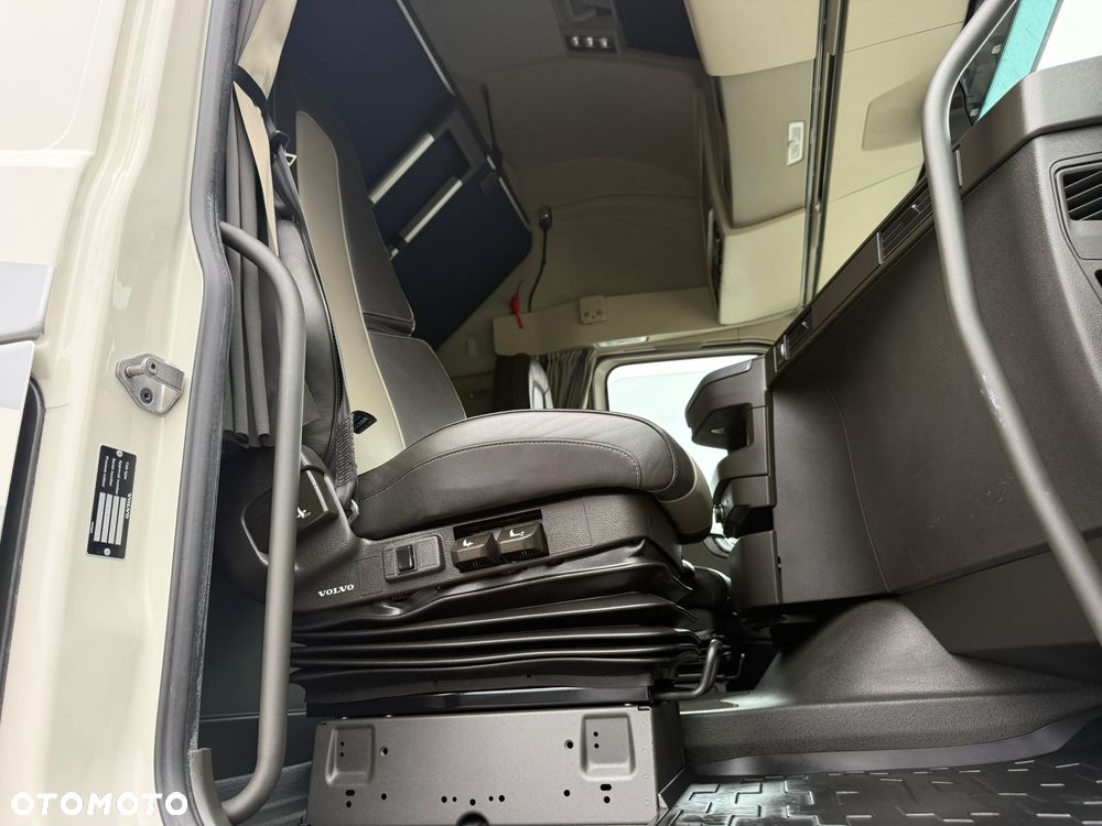 Volvo FH 540 /RETARDER/PODUSZKA P+T/SKÓRY/NAVI/FULL LED/ON 1420 L - 28