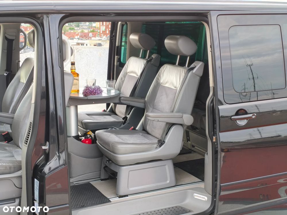 Volkswagen Multivan - 9