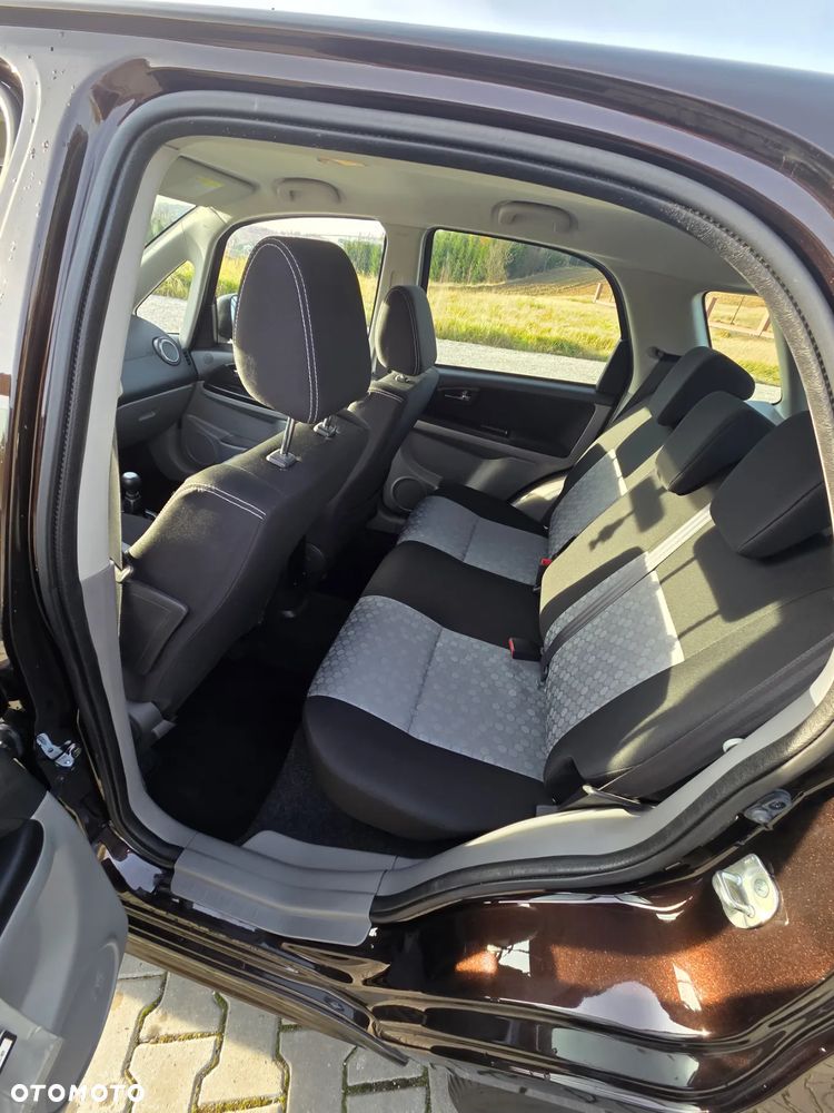 Suzuki SX4 - 13