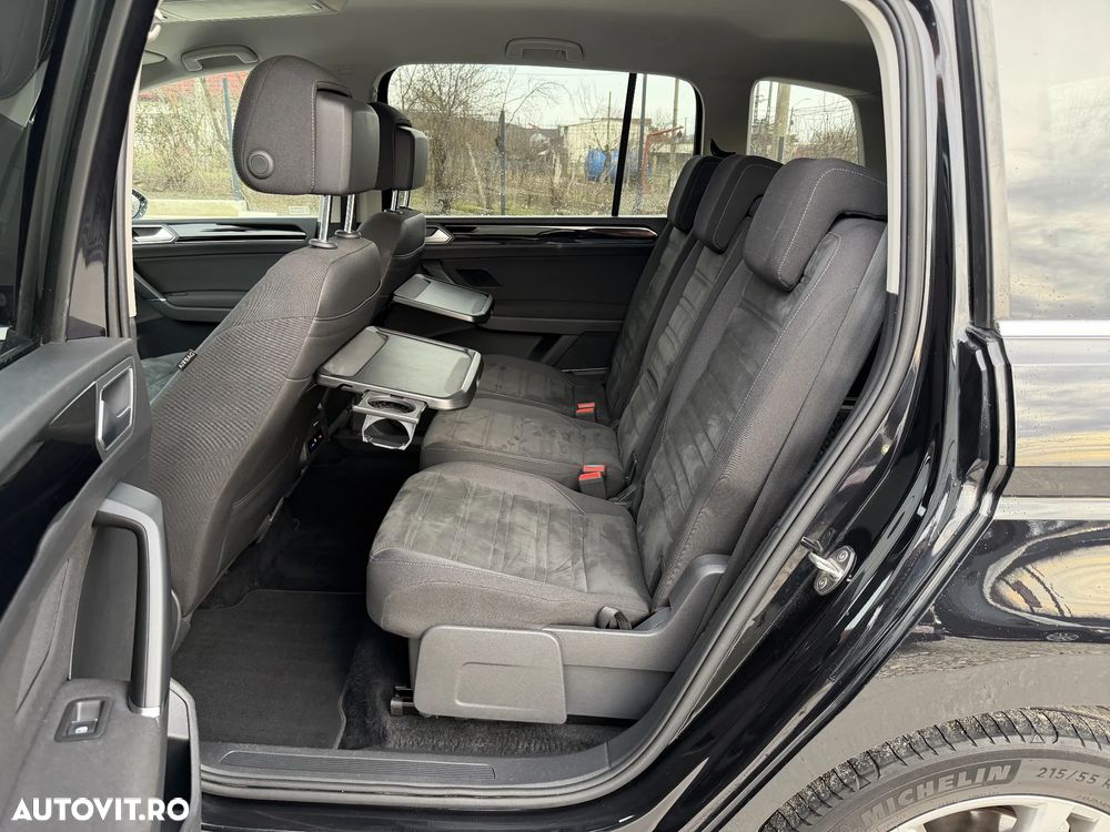 Volkswagen Touran 2.0 TDI SCR Highline - 13