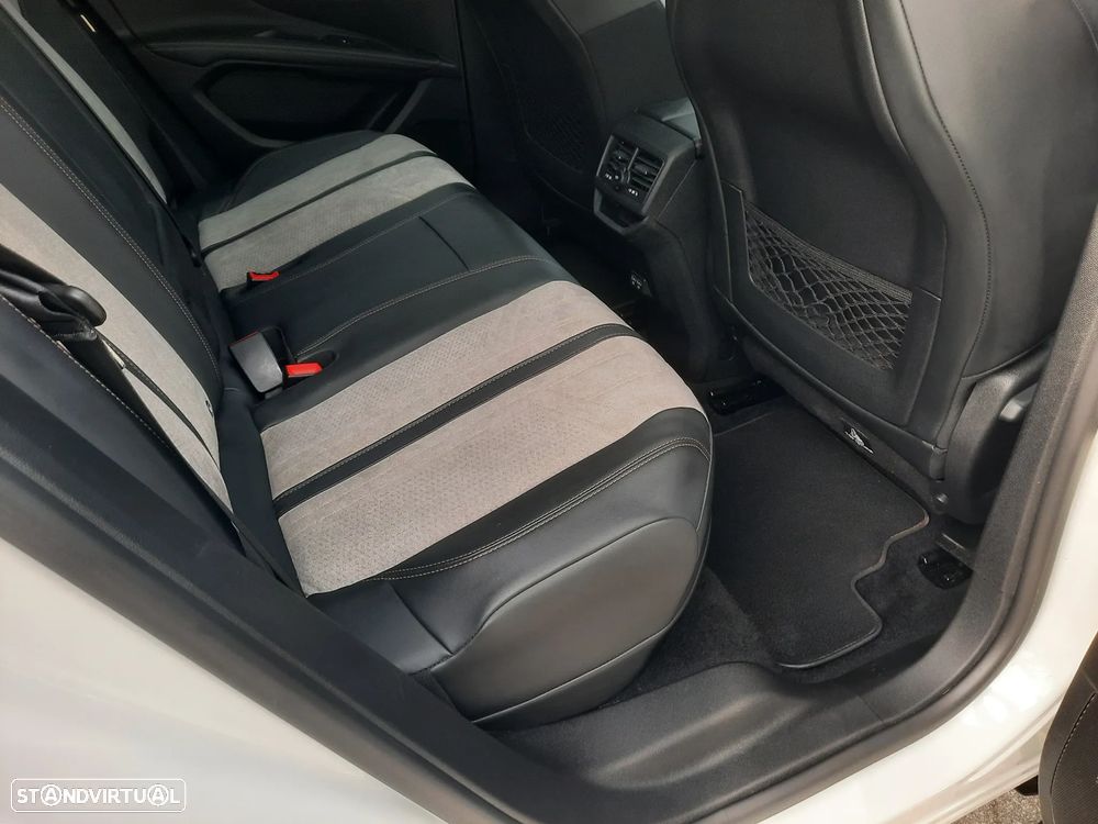 Peugeot 3008 1.6 Hybrid4 GT Pack e-EAT8 - 35
