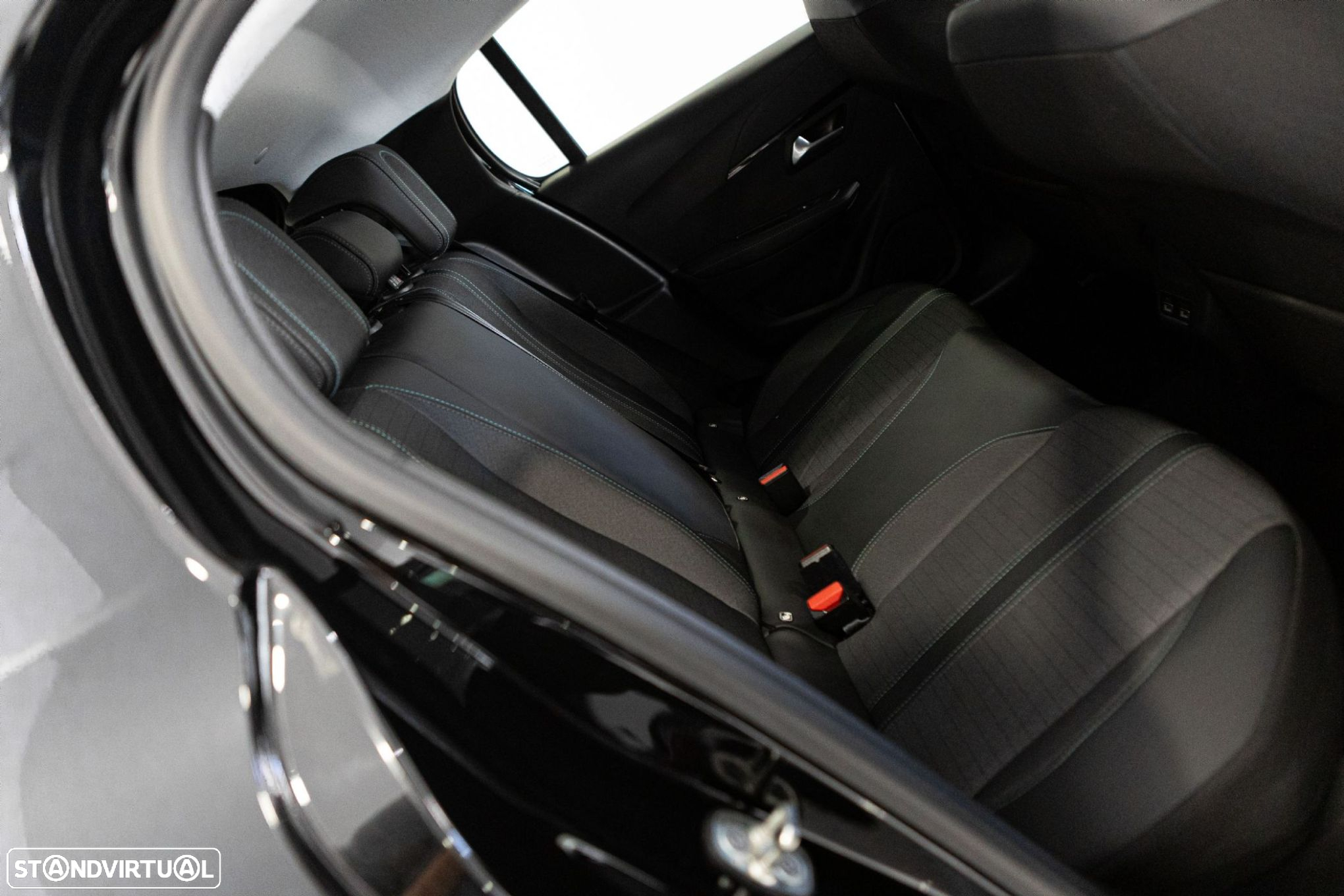Peugeot 208 1.2 PureTech Allure - 14