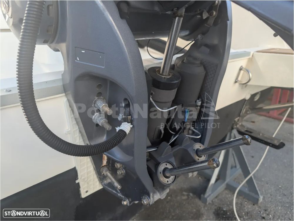 Capelli Tempest 850 Open - 13