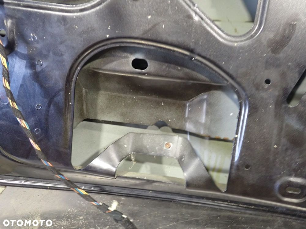 KLAPA TYŁ BAGAŻNIKA VOLKSWAGEN TOUAREG 5.0 - 21