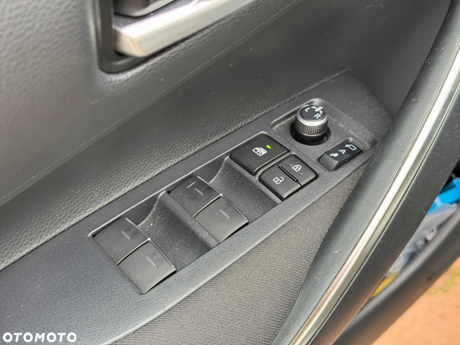 Toyota Corolla 1.8 Hybrid Business Edition - 16