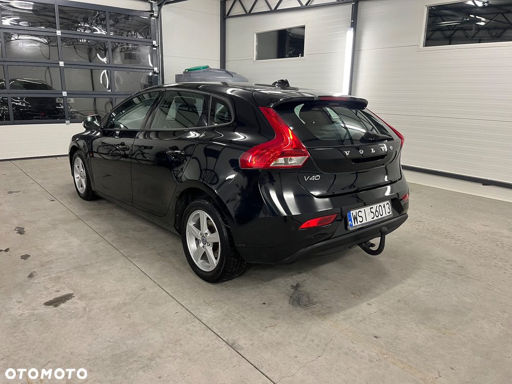 Volvo V40 D2 Momentum - 4