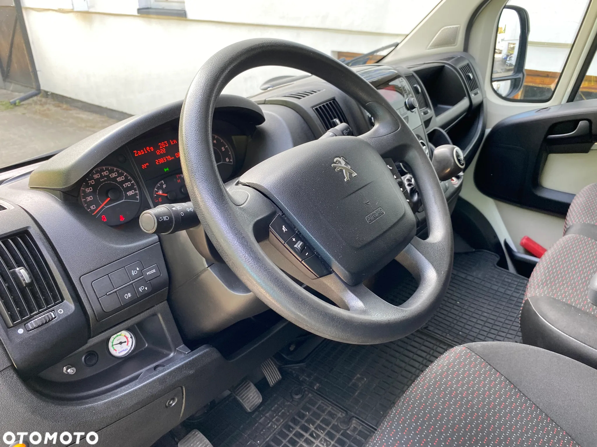 Peugeot Boxer Izoterma kontener 8 Palet 3,5t 163KM Salon PL - 22